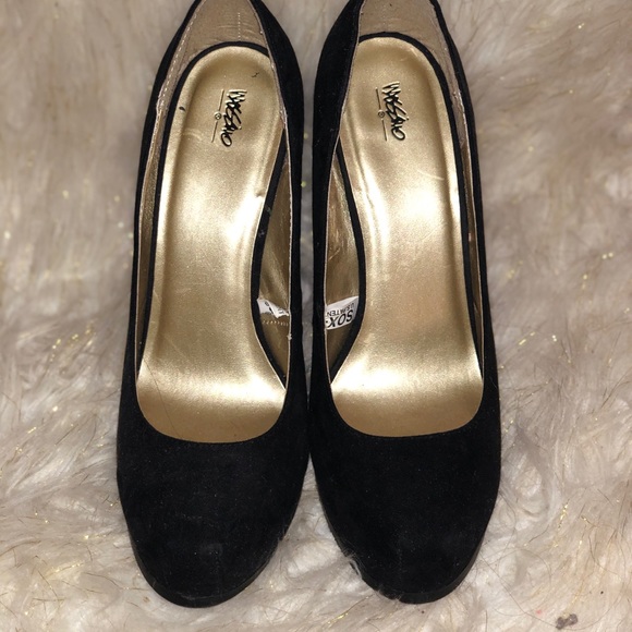 Black high heels - Picture 3 of 3